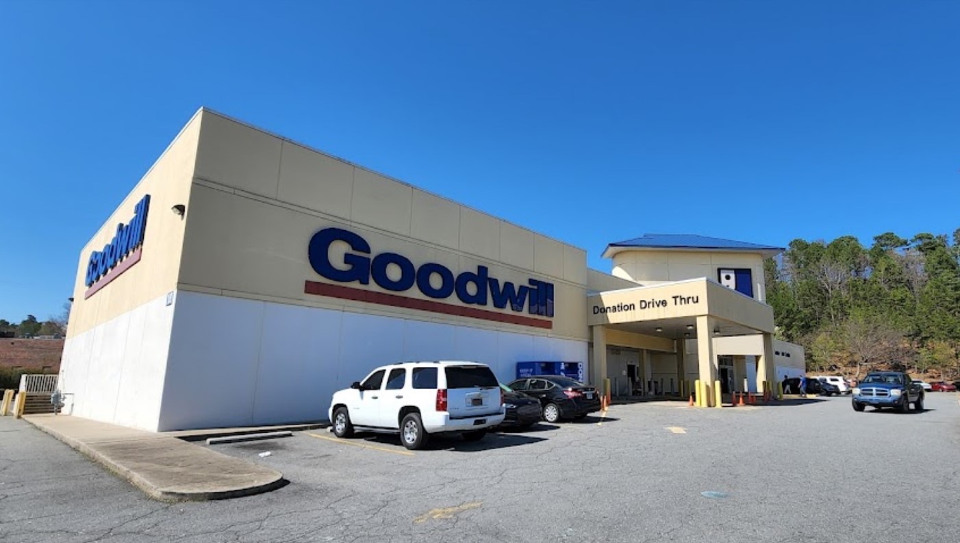 Arkansas Clothing Donation Bins & Drop Off Boxes Near You